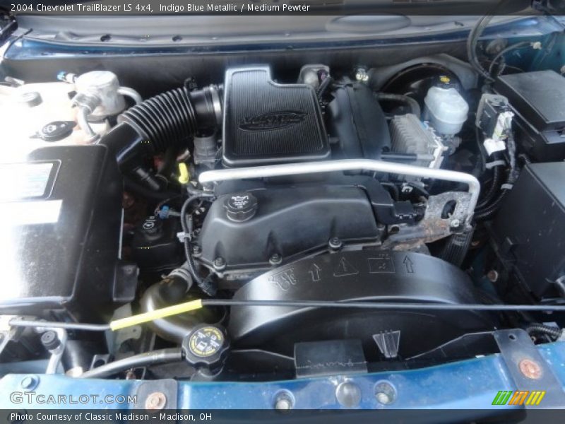 Indigo Blue Metallic / Medium Pewter 2004 Chevrolet TrailBlazer LS 4x4