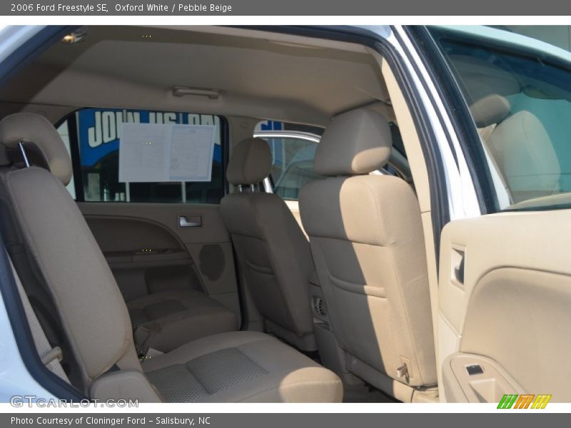 Oxford White / Pebble Beige 2006 Ford Freestyle SE
