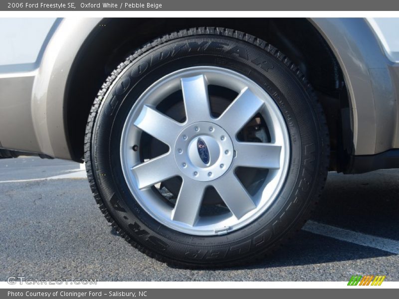 Oxford White / Pebble Beige 2006 Ford Freestyle SE
