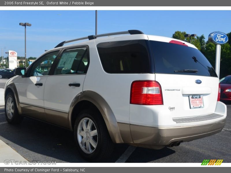 Oxford White / Pebble Beige 2006 Ford Freestyle SE