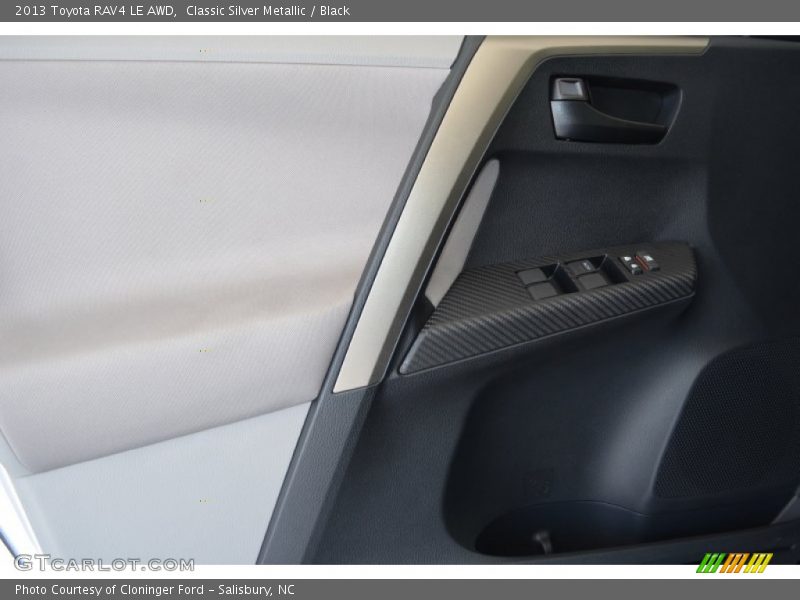 Classic Silver Metallic / Black 2013 Toyota RAV4 LE AWD