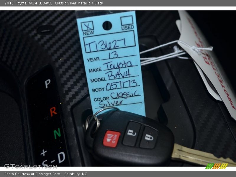 Classic Silver Metallic / Black 2013 Toyota RAV4 LE AWD