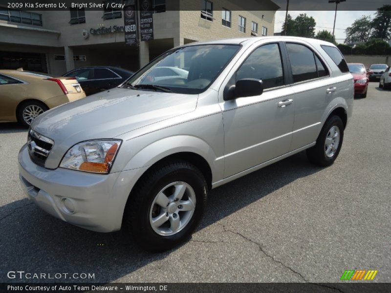Bright Silver / Gray 2009 Kia Sorento LX