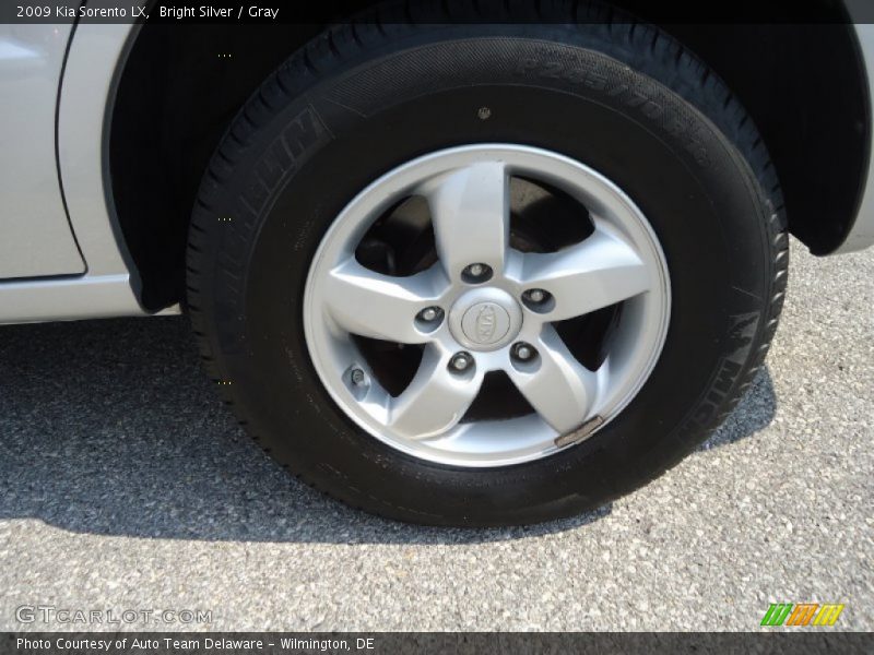 Bright Silver / Gray 2009 Kia Sorento LX
