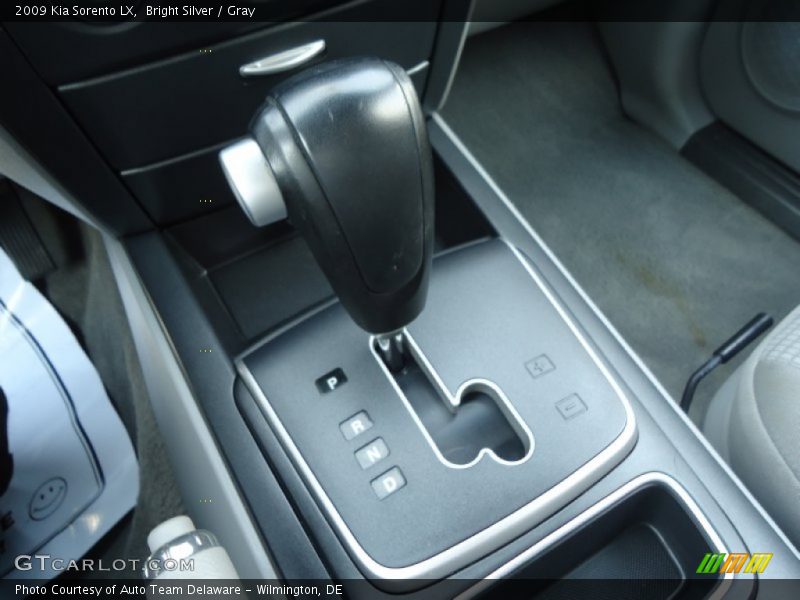 Bright Silver / Gray 2009 Kia Sorento LX