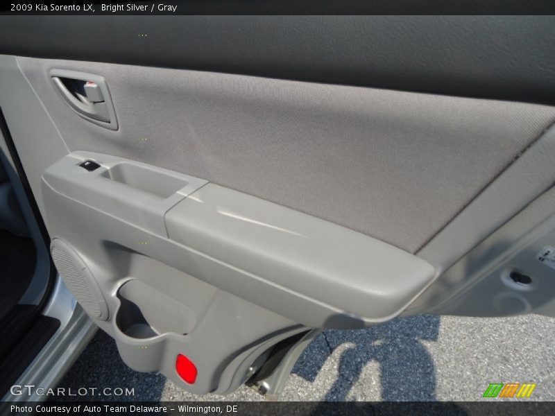 Bright Silver / Gray 2009 Kia Sorento LX