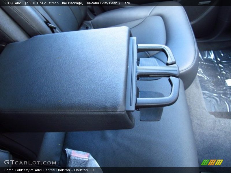 Rear Seat of 2014 Q7 3.0 TFSI quattro S Line Package