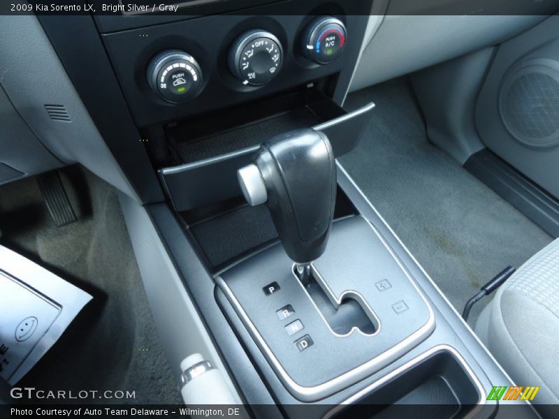 Bright Silver / Gray 2009 Kia Sorento LX