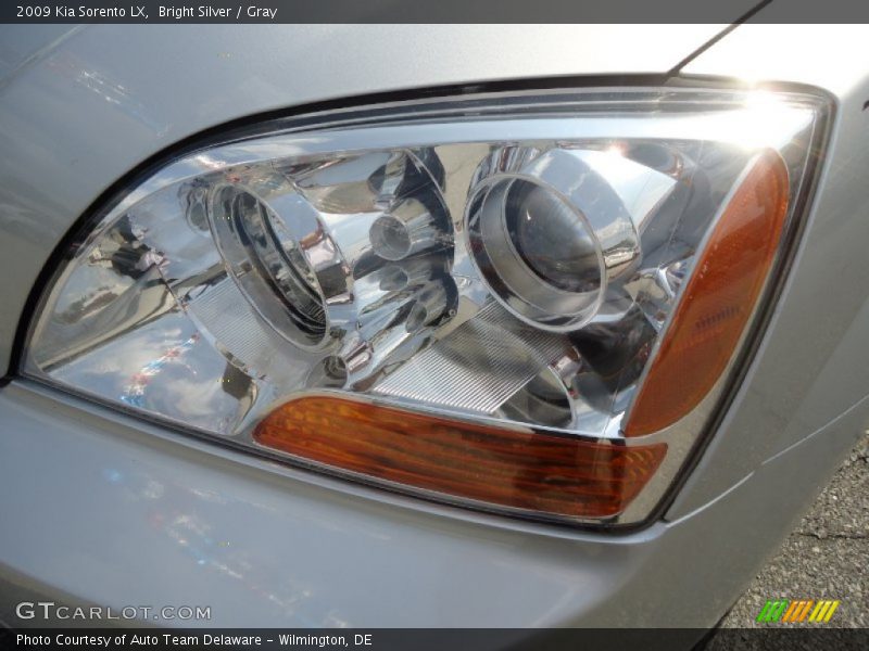 Bright Silver / Gray 2009 Kia Sorento LX