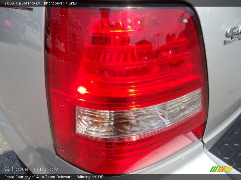 Bright Silver / Gray 2009 Kia Sorento LX