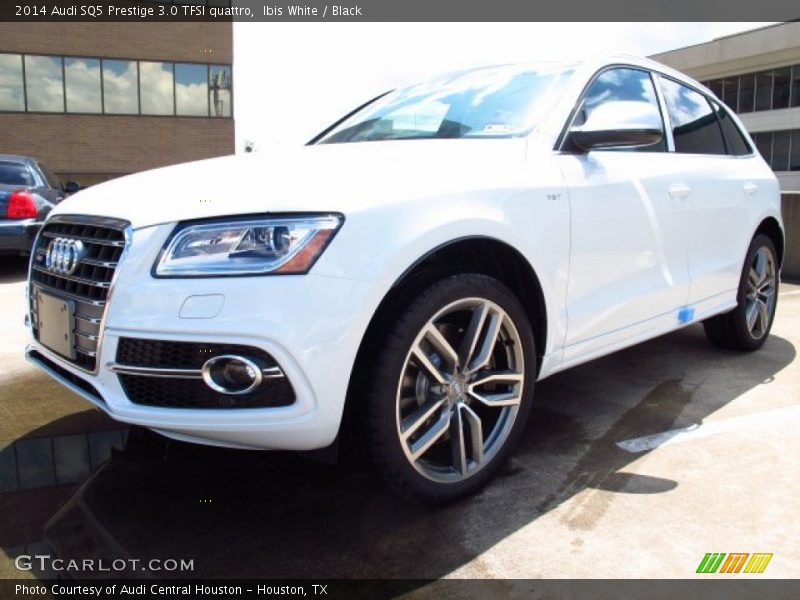 Front 3/4 View of 2014 SQ5 Prestige 3.0 TFSI quattro