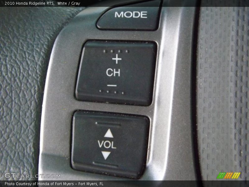 White / Gray 2010 Honda Ridgeline RTS
