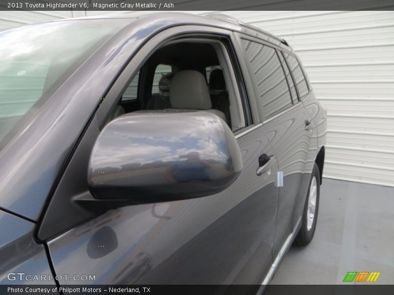 Magnetic Gray Metallic / Ash 2013 Toyota Highlander V6