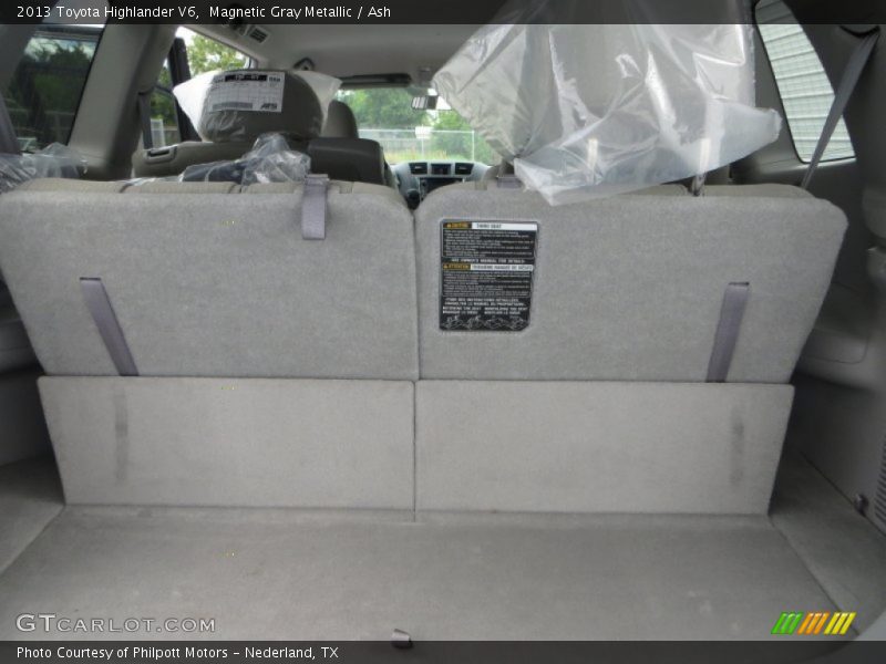 Magnetic Gray Metallic / Ash 2013 Toyota Highlander V6
