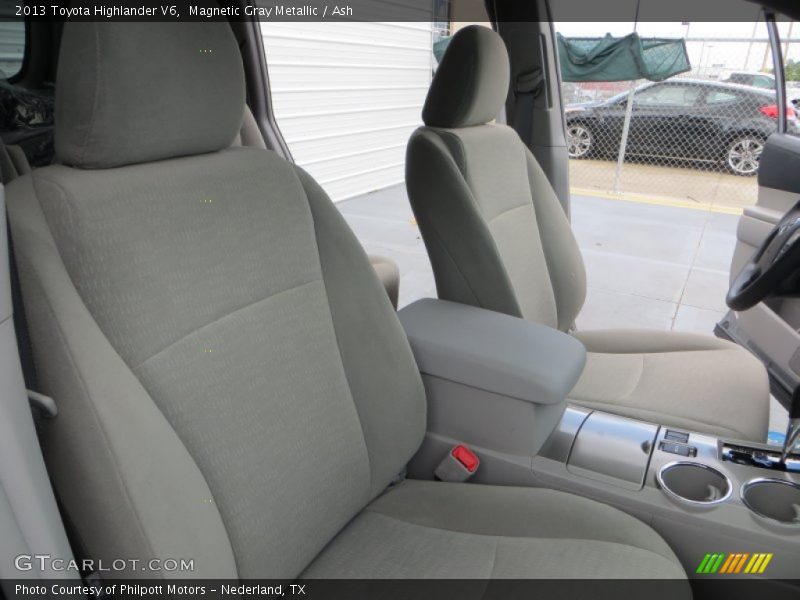 Magnetic Gray Metallic / Ash 2013 Toyota Highlander V6