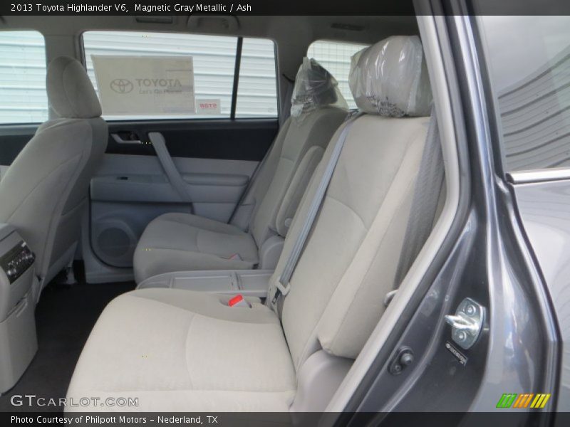 Magnetic Gray Metallic / Ash 2013 Toyota Highlander V6