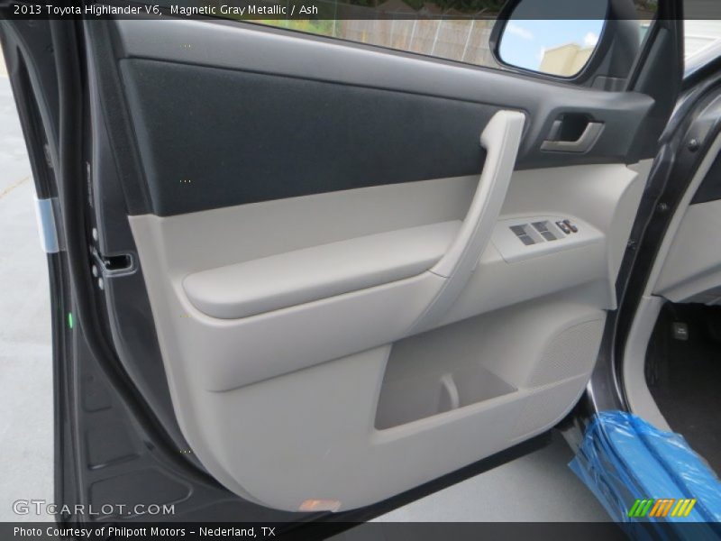 Magnetic Gray Metallic / Ash 2013 Toyota Highlander V6