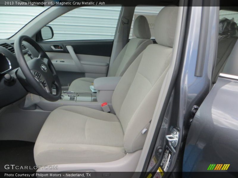 Magnetic Gray Metallic / Ash 2013 Toyota Highlander V6