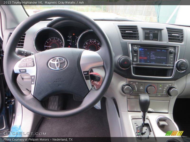 Magnetic Gray Metallic / Ash 2013 Toyota Highlander V6