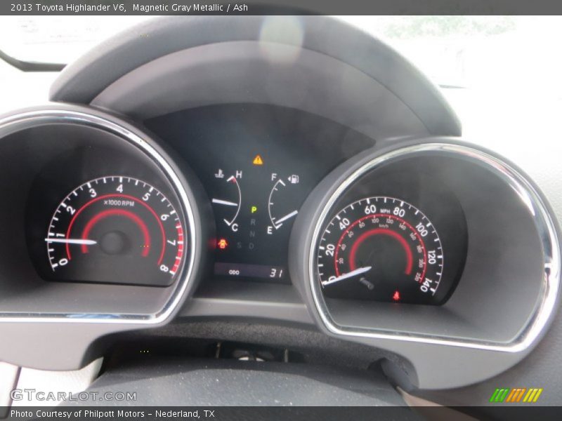 Magnetic Gray Metallic / Ash 2013 Toyota Highlander V6