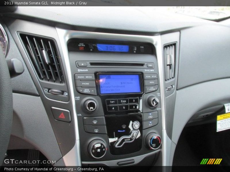 Midnight Black / Gray 2013 Hyundai Sonata GLS