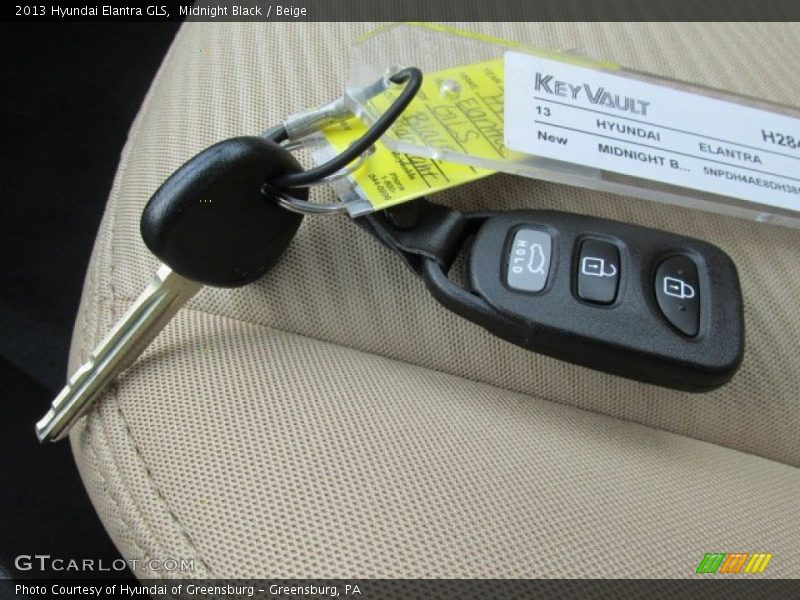 Midnight Black / Beige 2013 Hyundai Elantra GLS