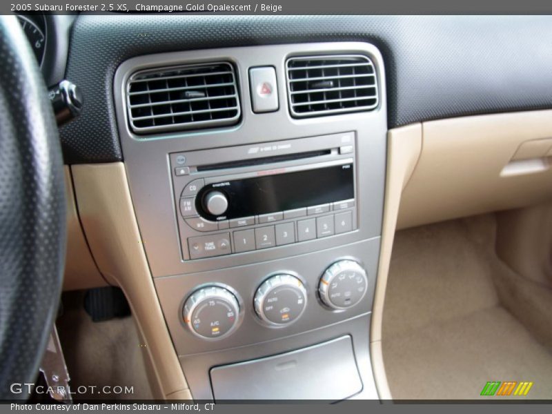 Champagne Gold Opalescent / Beige 2005 Subaru Forester 2.5 XS