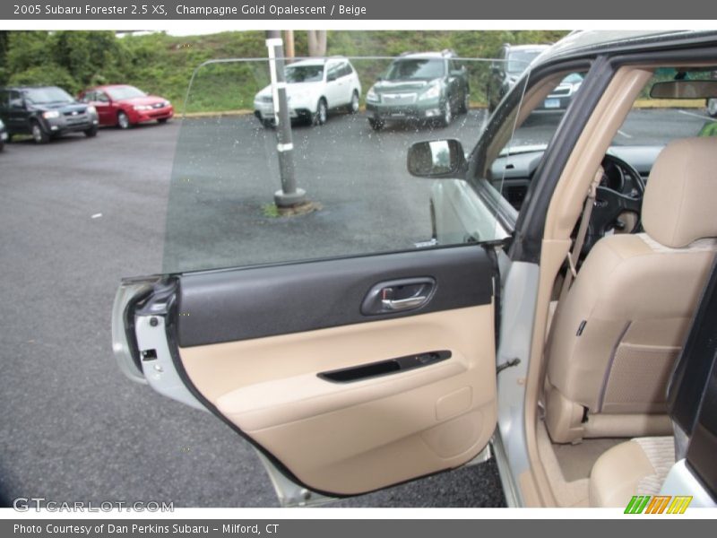 Champagne Gold Opalescent / Beige 2005 Subaru Forester 2.5 XS