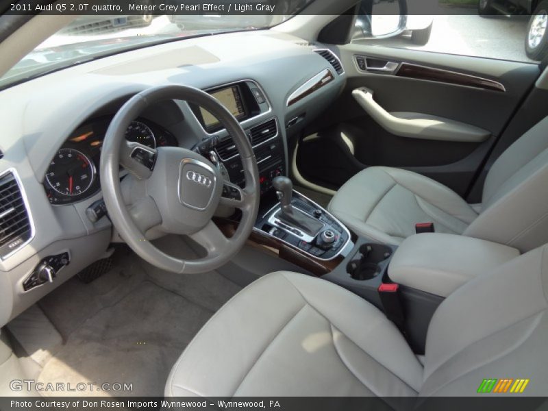 Meteor Grey Pearl Effect / Light Gray 2011 Audi Q5 2.0T quattro