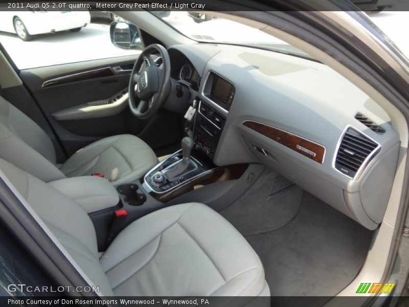 Meteor Grey Pearl Effect / Light Gray 2011 Audi Q5 2.0T quattro