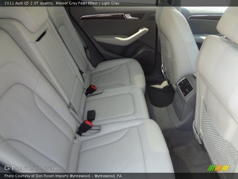 Meteor Grey Pearl Effect / Light Gray 2011 Audi Q5 2.0T quattro