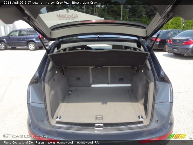 Meteor Grey Pearl Effect / Light Gray 2011 Audi Q5 2.0T quattro