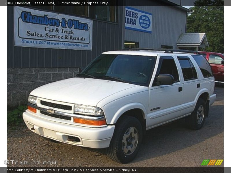 Summit White / Graphite Gray 2004 Chevrolet Blazer LS 4x4