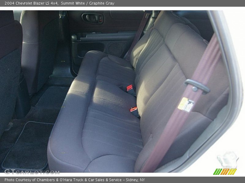 Summit White / Graphite Gray 2004 Chevrolet Blazer LS 4x4