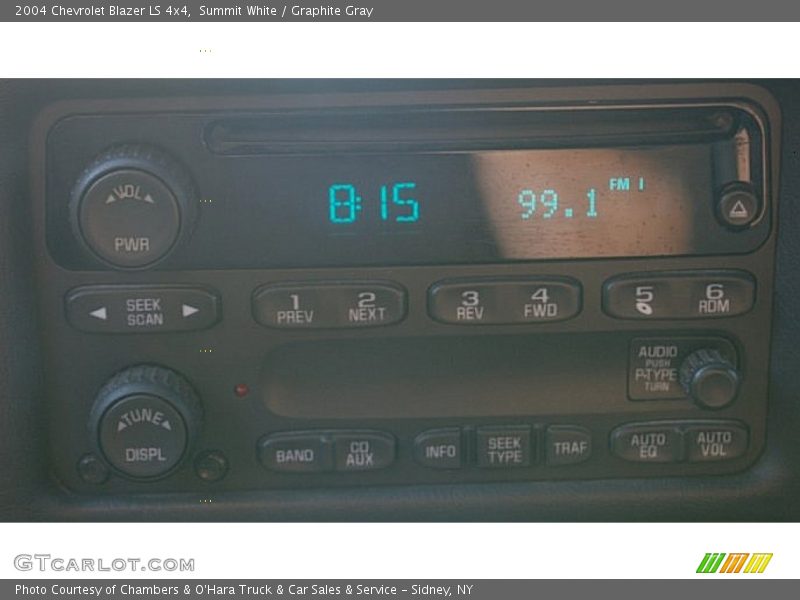 Summit White / Graphite Gray 2004 Chevrolet Blazer LS 4x4