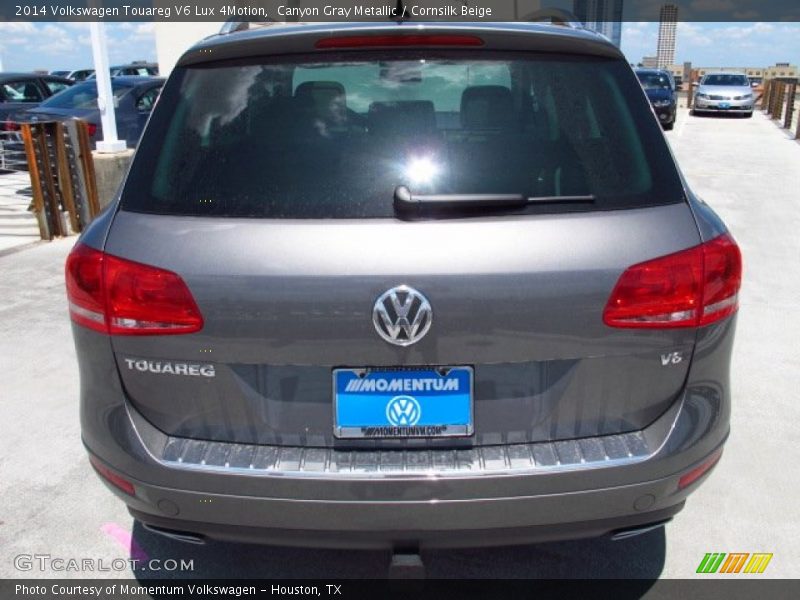 Canyon Gray Metallic / Cornsilk Beige 2014 Volkswagen Touareg V6 Lux 4Motion