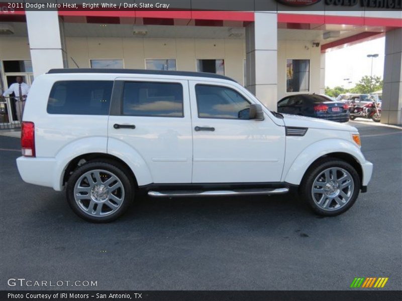 Bright White / Dark Slate Gray 2011 Dodge Nitro Heat