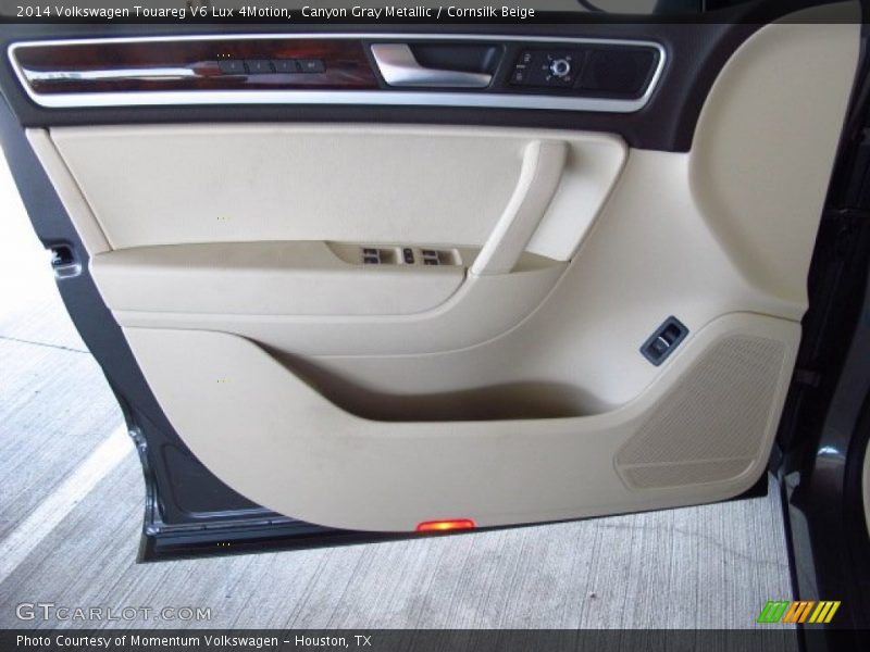 Door Panel of 2014 Touareg V6 Lux 4Motion