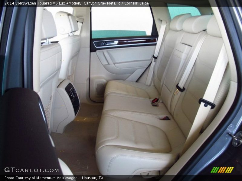 Rear Seat of 2014 Touareg V6 Lux 4Motion