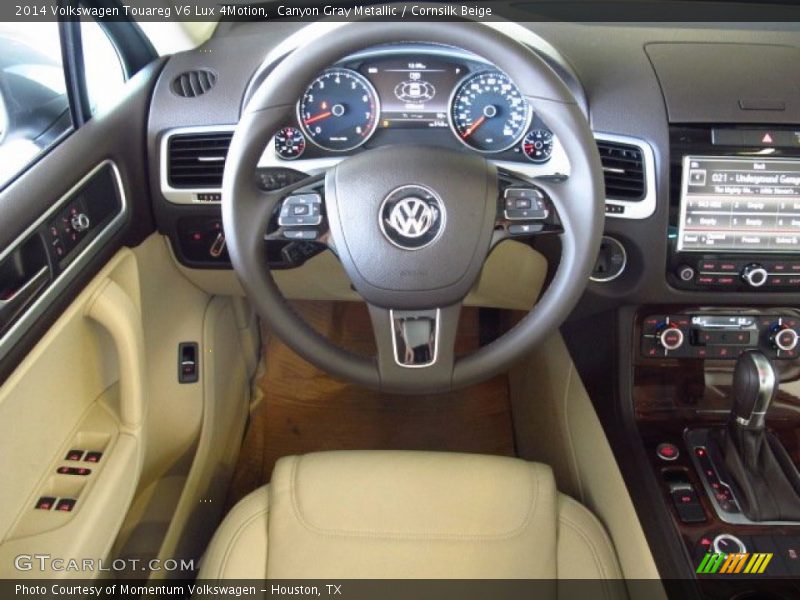 2014 Touareg V6 Lux 4Motion Steering Wheel