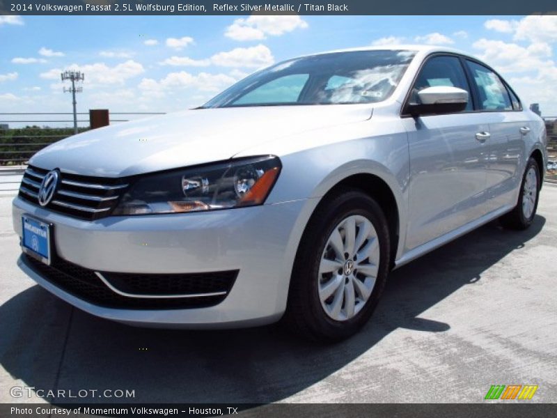 Reflex Silver Metallic / Titan Black 2014 Volkswagen Passat 2.5L Wolfsburg Edition