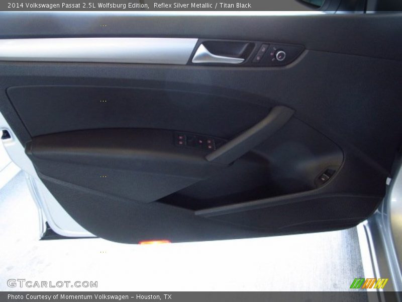 Reflex Silver Metallic / Titan Black 2014 Volkswagen Passat 2.5L Wolfsburg Edition