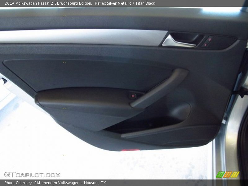 Reflex Silver Metallic / Titan Black 2014 Volkswagen Passat 2.5L Wolfsburg Edition