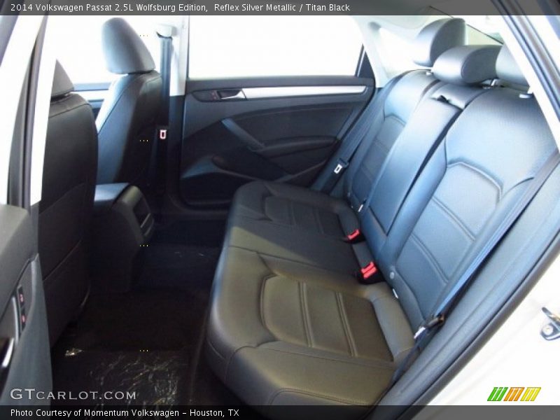 Reflex Silver Metallic / Titan Black 2014 Volkswagen Passat 2.5L Wolfsburg Edition