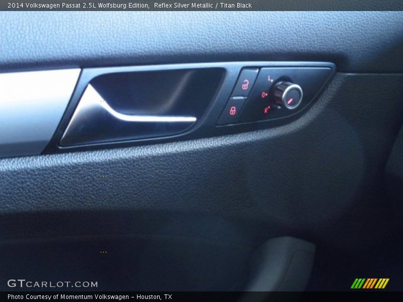 Reflex Silver Metallic / Titan Black 2014 Volkswagen Passat 2.5L Wolfsburg Edition
