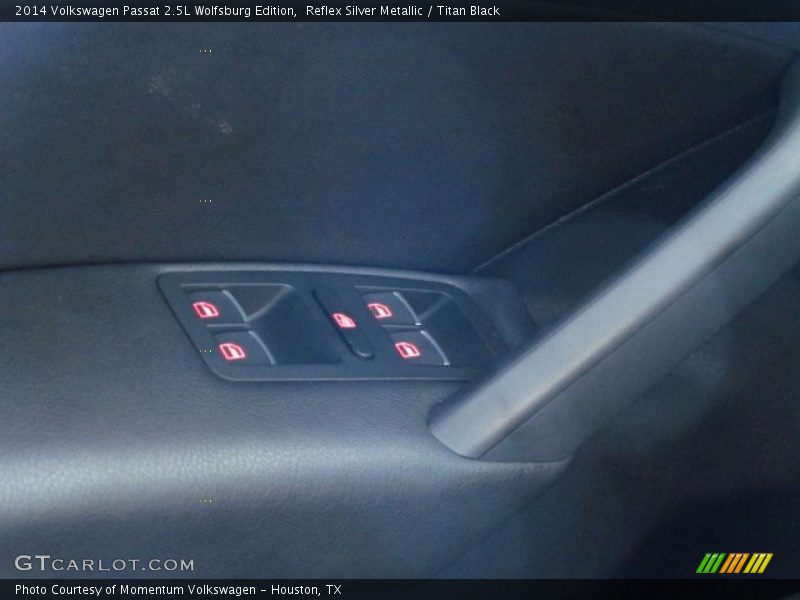 Reflex Silver Metallic / Titan Black 2014 Volkswagen Passat 2.5L Wolfsburg Edition