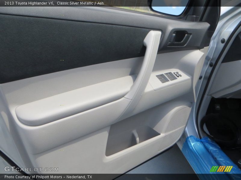 Classic Silver Metallic / Ash 2013 Toyota Highlander V6