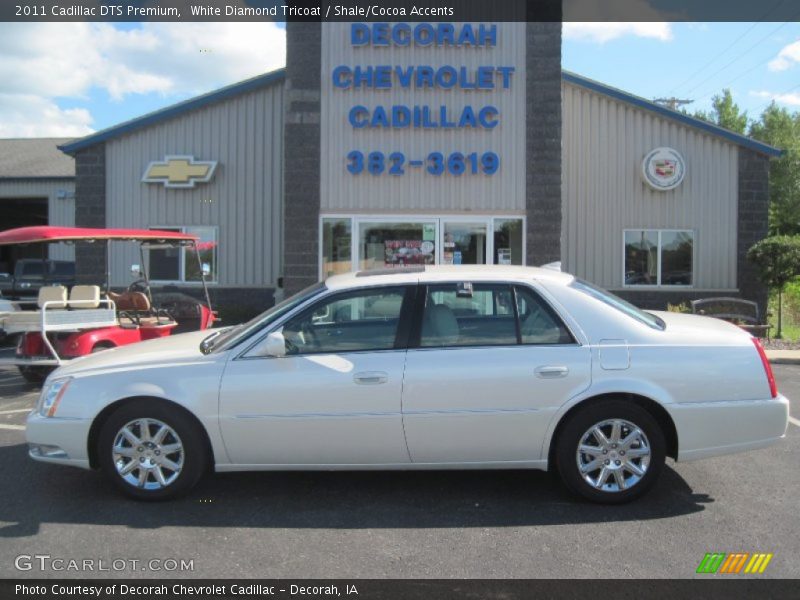 White Diamond Tricoat / Shale/Cocoa Accents 2011 Cadillac DTS Premium