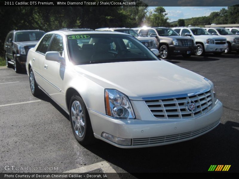White Diamond Tricoat / Shale/Cocoa Accents 2011 Cadillac DTS Premium