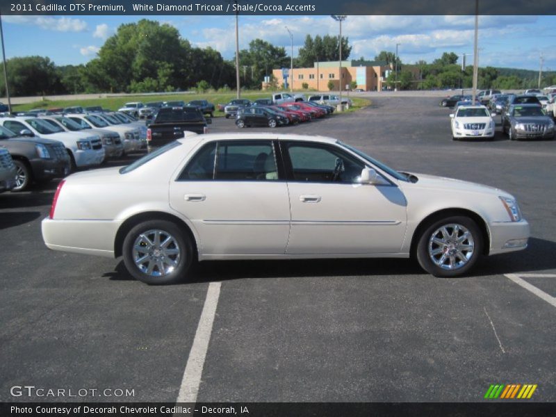 White Diamond Tricoat / Shale/Cocoa Accents 2011 Cadillac DTS Premium